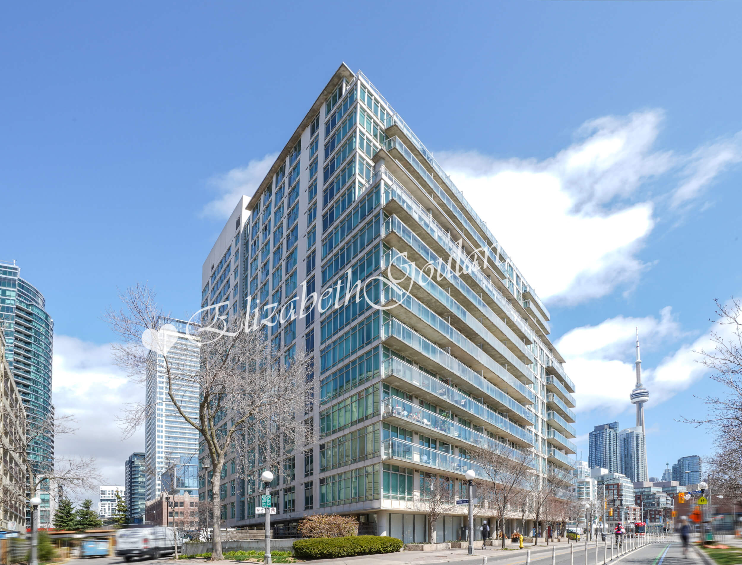 Urban fresh queens quay top